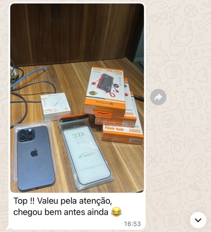 Print de WhatsApp: iPhone, película e power banks recebidos, cliente diz que chegou bem antes